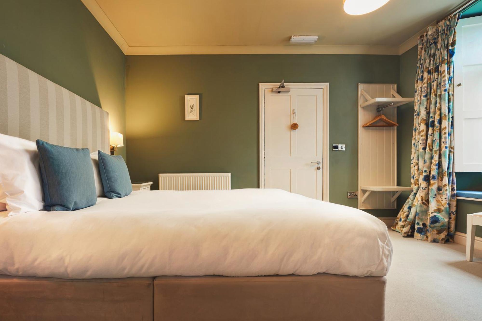 Rose And Crown Yealmpton Otel Dış mekan fotoğraf