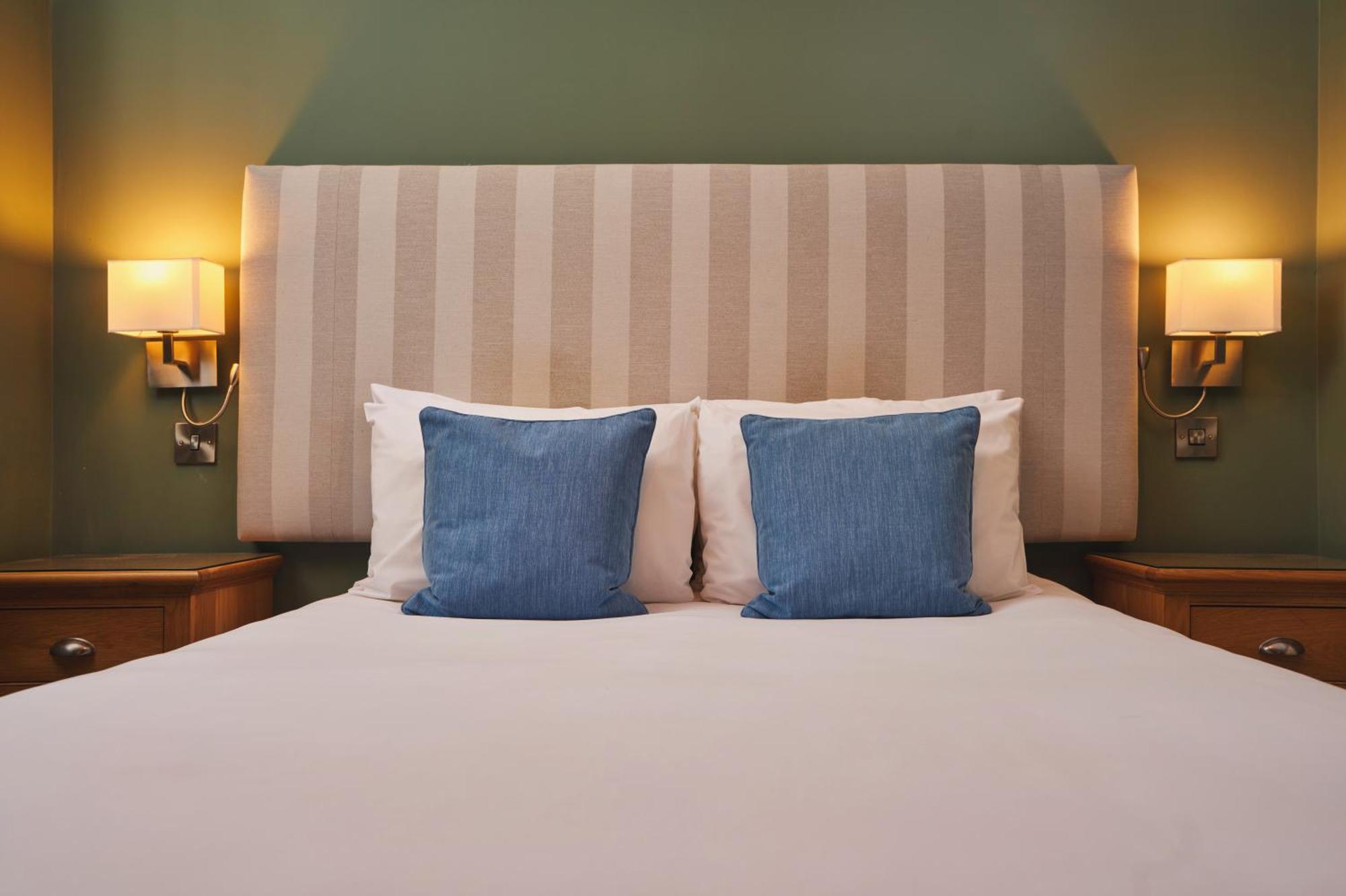 Rose And Crown Yealmpton Otel Dış mekan fotoğraf
