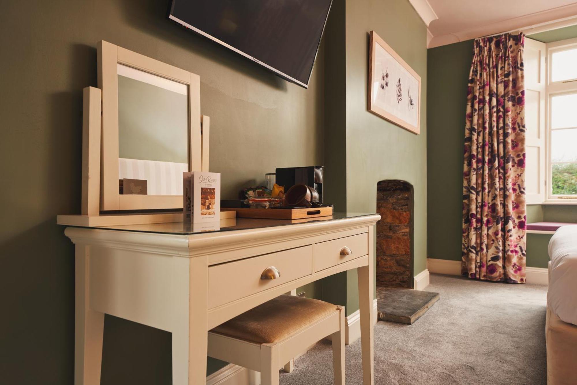 Rose And Crown Yealmpton Otel Dış mekan fotoğraf